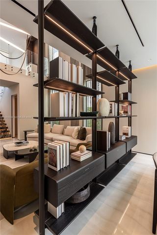 10540 NW 67th Ter, Doral, FL 33178