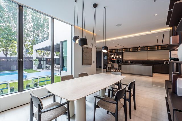 10540 NW 67th Ter, Doral, FL 33178