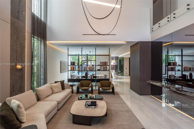 10540 NW 67th Ter, Doral, FL 33178