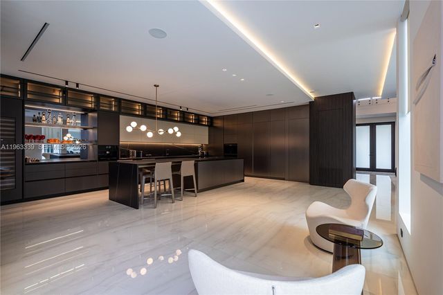 10540 NW 67th Ter, Doral, FL 33178