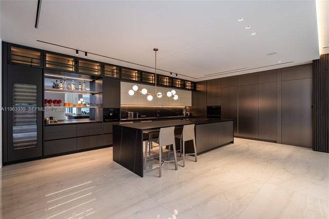 10540 NW 67th Ter, Doral, FL 33178