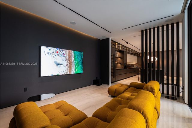 10540 NW 67th Ter, Doral, FL 33178