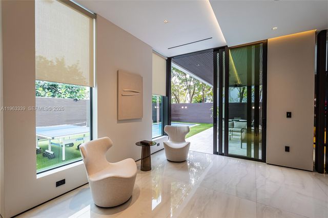 10540 NW 67th Ter, Doral, FL 33178