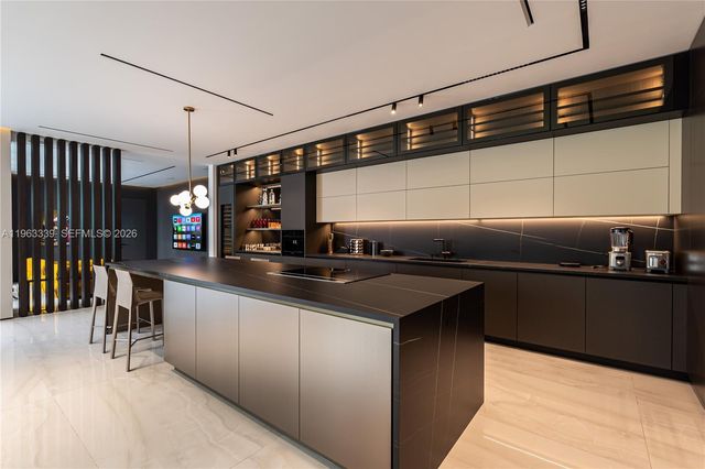 10540 NW 67th Ter, Doral, FL 33178