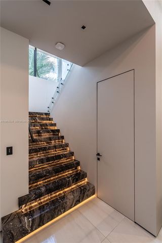 10540 NW 67th Ter, Doral, FL 33178