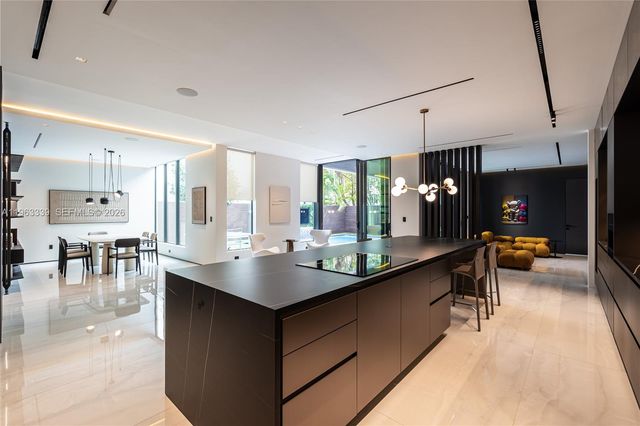 10540 NW 67th Ter, Doral, FL 33178