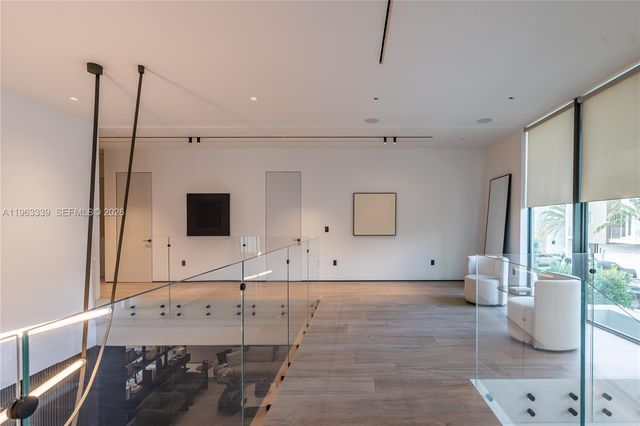 10540 NW 67th Ter, Doral, FL 33178