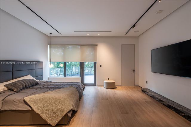 10540 NW 67th Ter, Doral, FL 33178