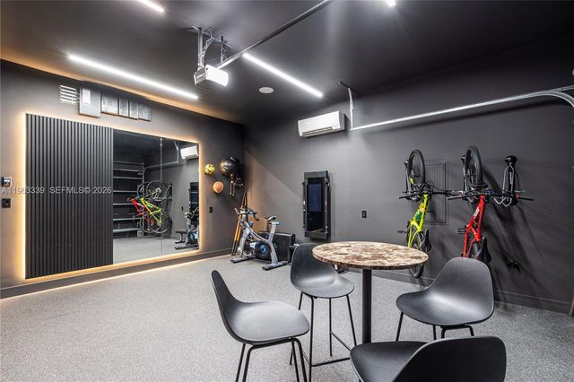 10540 NW 67th Ter, Doral, FL 33178