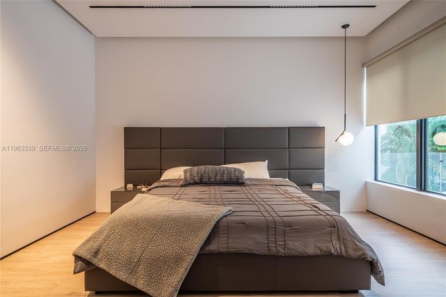 10540 NW 67th Ter, Doral, FL 33178