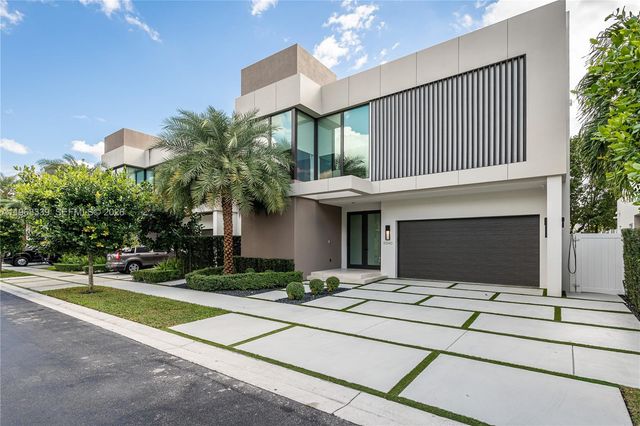 10540 NW 67th Ter, Doral, FL 33178