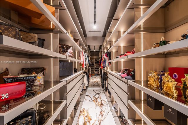 10540 NW 67th Ter, Doral, FL 33178