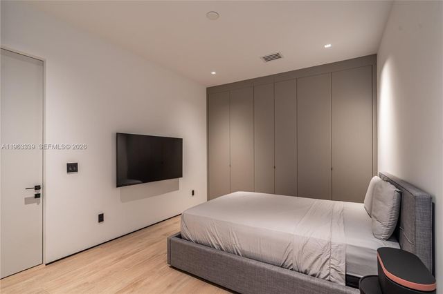 10540 NW 67th Ter, Doral, FL 33178