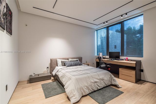 10540 NW 67th Ter, Doral, FL 33178