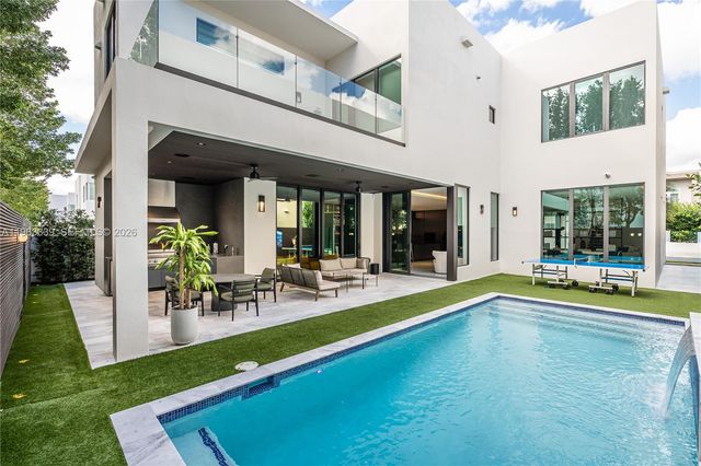 10540 NW 67th Ter, Doral, FL 33178