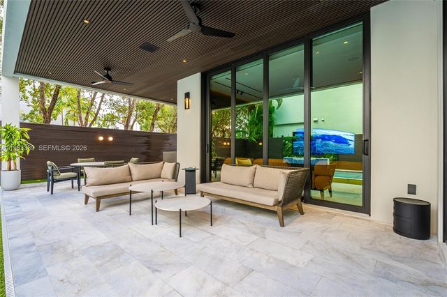 10540 NW 67th Ter, Doral, FL 33178