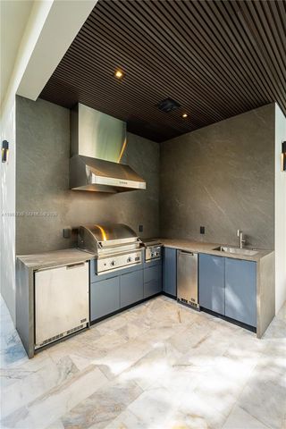 10540 NW 67th Ter, Doral, FL 33178