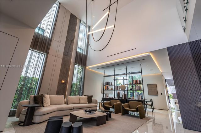 10540 NW 67th Ter, Doral, FL 33178