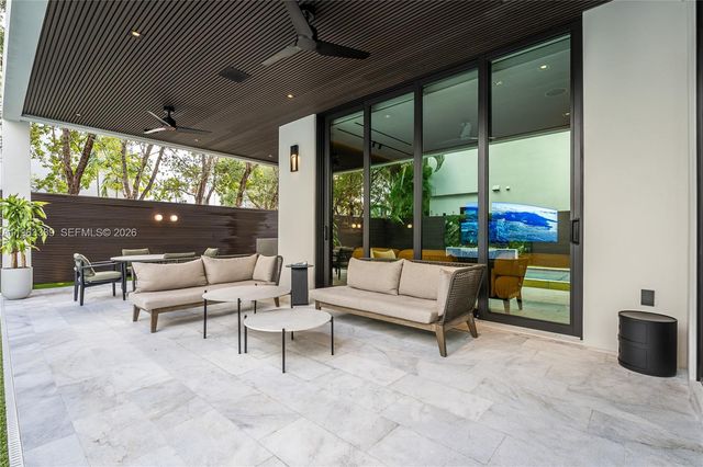 10540 NW 67th Ter, Doral, FL 33178