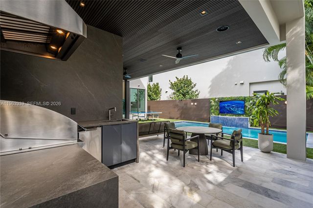 10540 NW 67th Ter, Doral, FL 33178