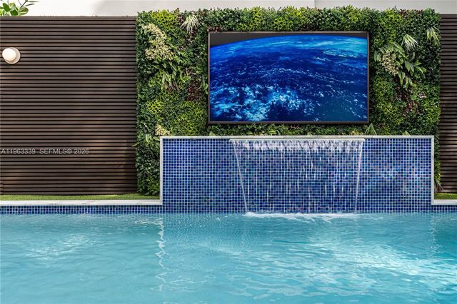 10540 NW 67th Ter, Doral, FL 33178