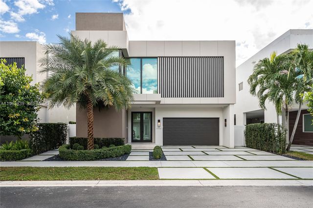 10540 NW 67th Ter, Doral, FL 33178