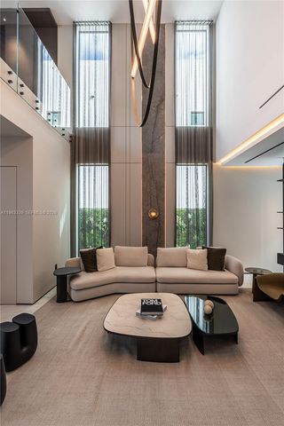 10540 NW 67th Ter, Doral, FL 33178