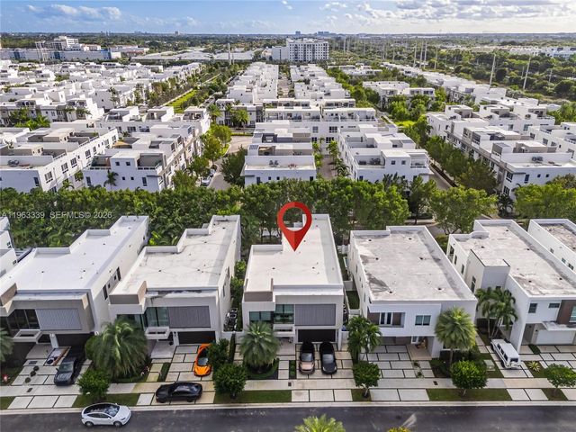 10540 NW 67th Ter, Doral, FL 33178