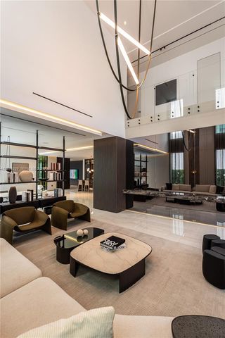 10540 NW 67th Ter, Doral, FL 33178