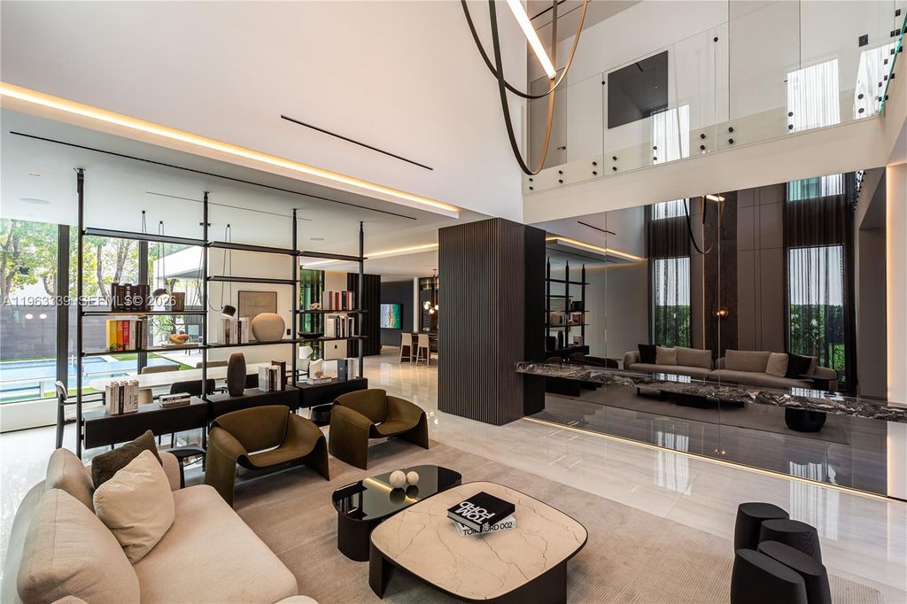 10540 NW 67th Ter, Doral, FL 33178