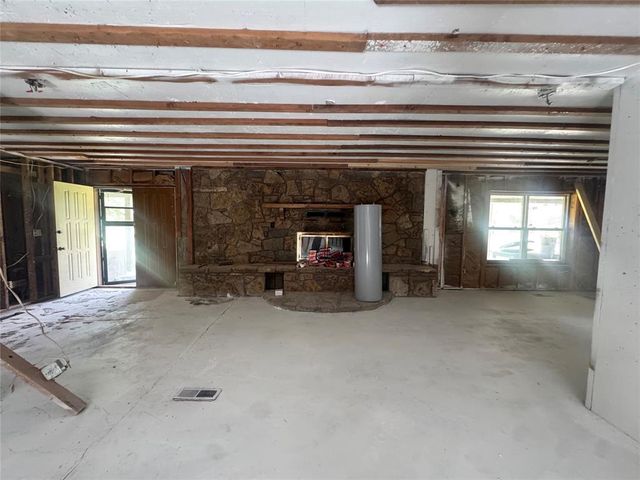 17801 NE 27th Street, Harrah, OK 73045