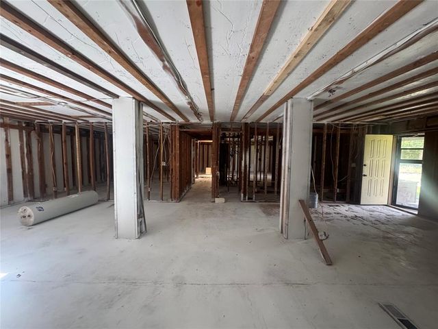 17801 NE 27th Street, Harrah, OK 73045