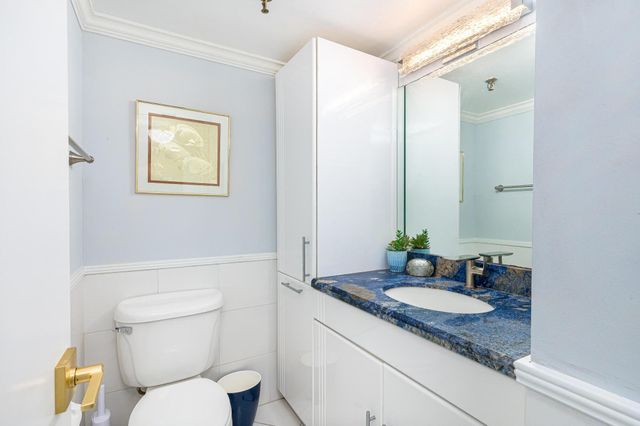 3912 S Ocean Boulevard 208, Highland Beach, FL 33487