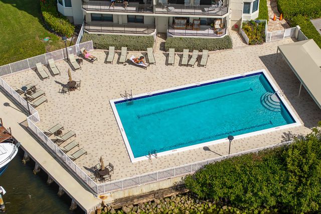 3912 S Ocean Boulevard 208, Highland Beach, FL 33487