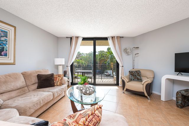 3912 S Ocean Boulevard 208, Highland Beach, FL 33487