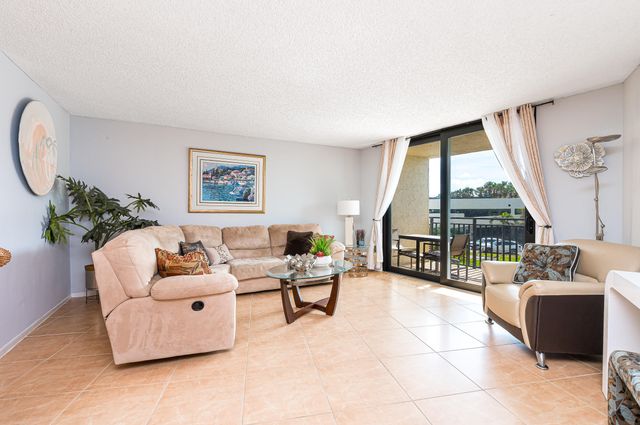 3912 S Ocean Boulevard 208, Highland Beach, FL 33487