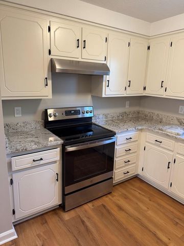 930 Arrow Circle, Oak Grove, KY 42262