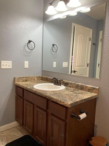 2212 Crestwood Ln, Pueblo, CO 81008