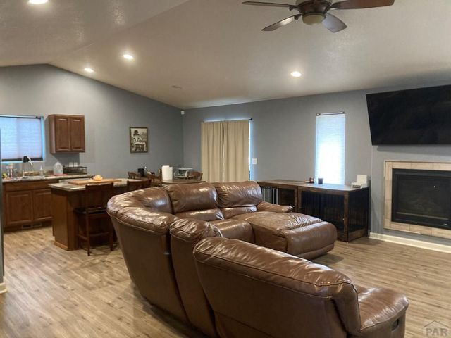 2212 Crestwood Ln, Pueblo, CO 81008
