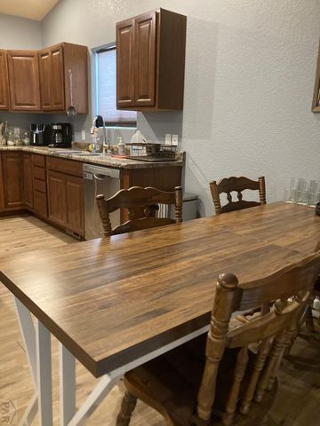 2212 Crestwood Ln, Pueblo, CO 81008