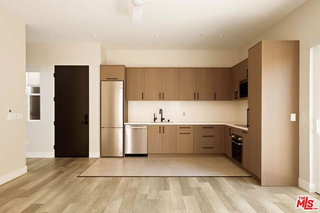 2325 27th St B, Santa Monica, CA 90405