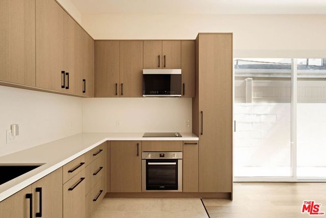 2325 27th St B, Santa Monica, CA 90405