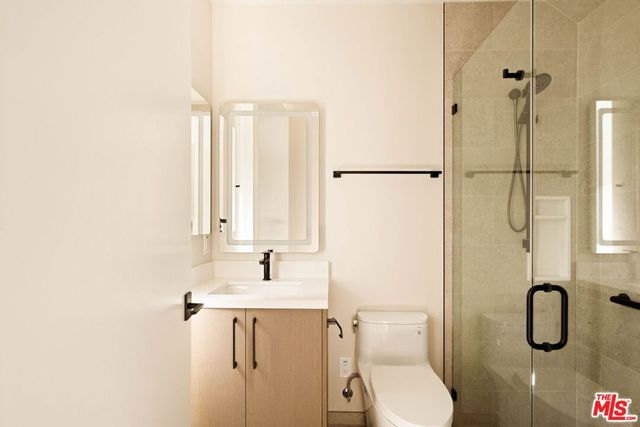 2325 27th St B, Santa Monica, CA 90405