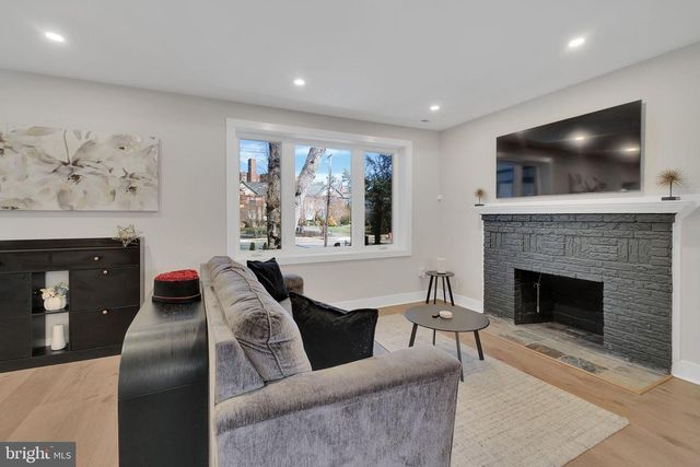 3811 SUITLAND RD SE, Washington, DC 20020
