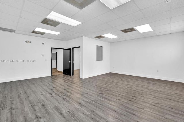 650 NE 167th St, Miami, FL 33162