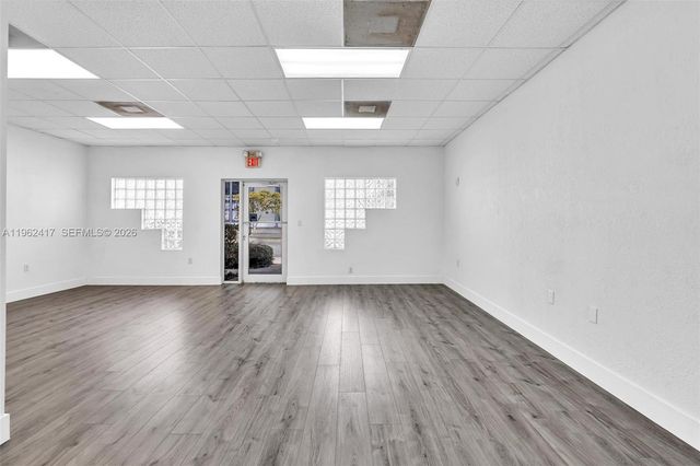 650 NE 167th St, Miami, FL 33162