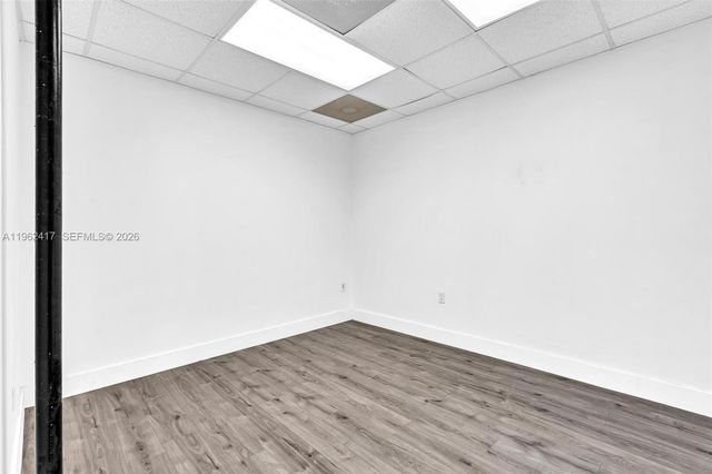 650 NE 167th St, Miami, FL 33162