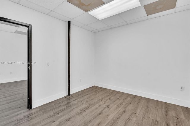 650 NE 167th St, Miami, FL 33162