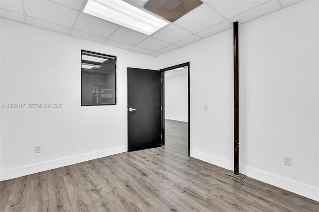 650 NE 167th St, Miami, FL 33162