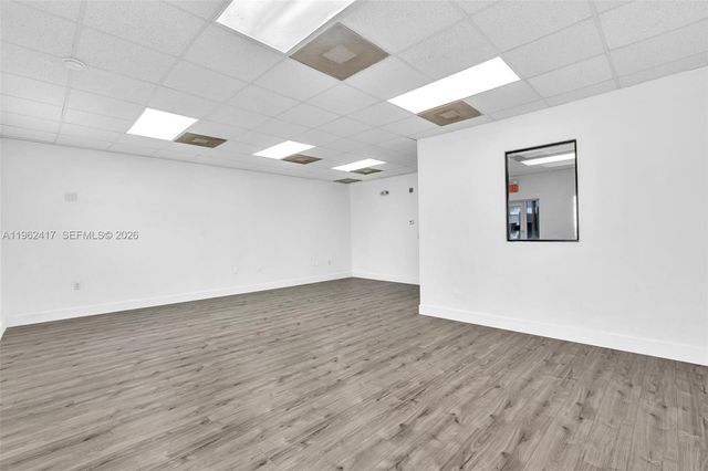 650 NE 167th St, Miami, FL 33162